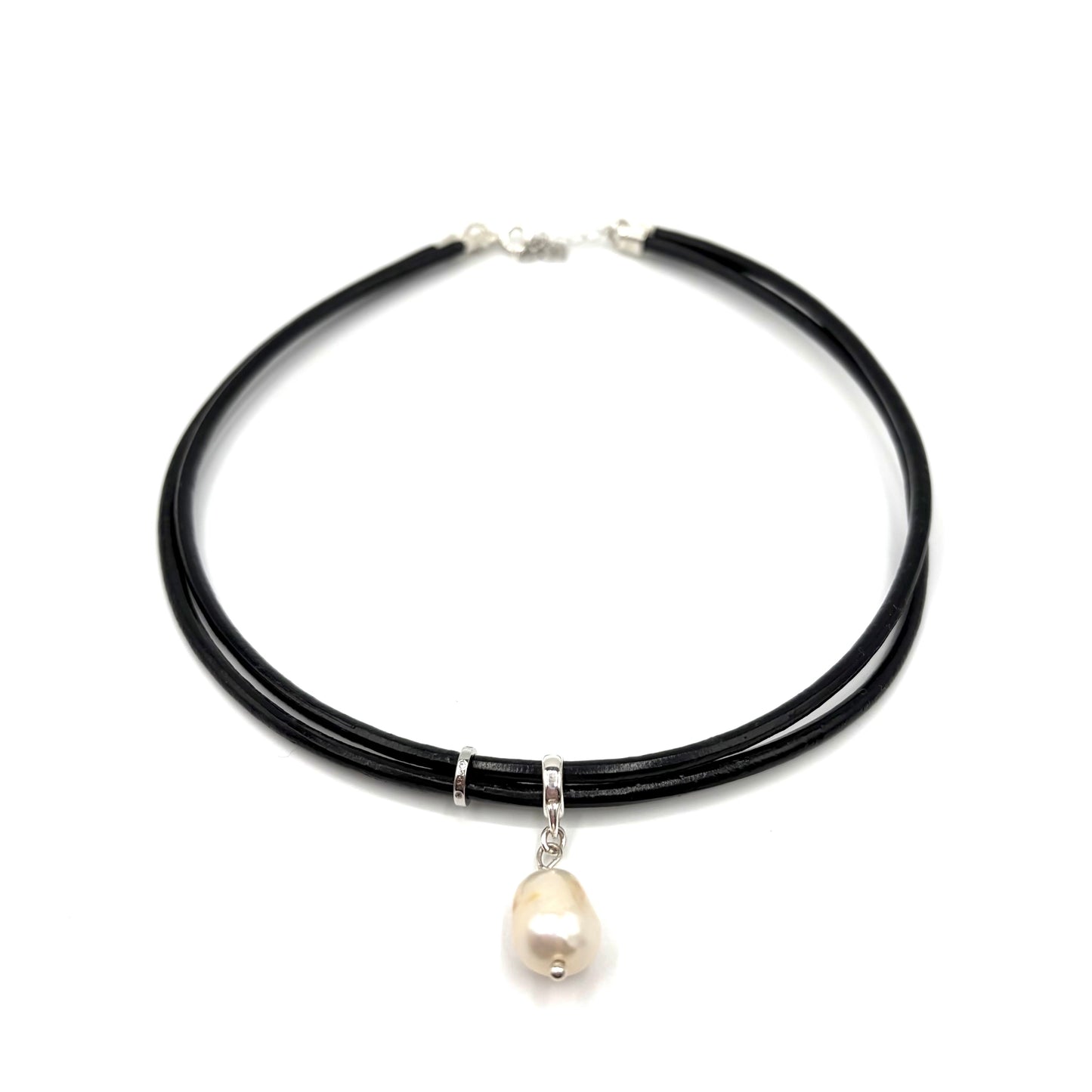 Pearl Leather Choker