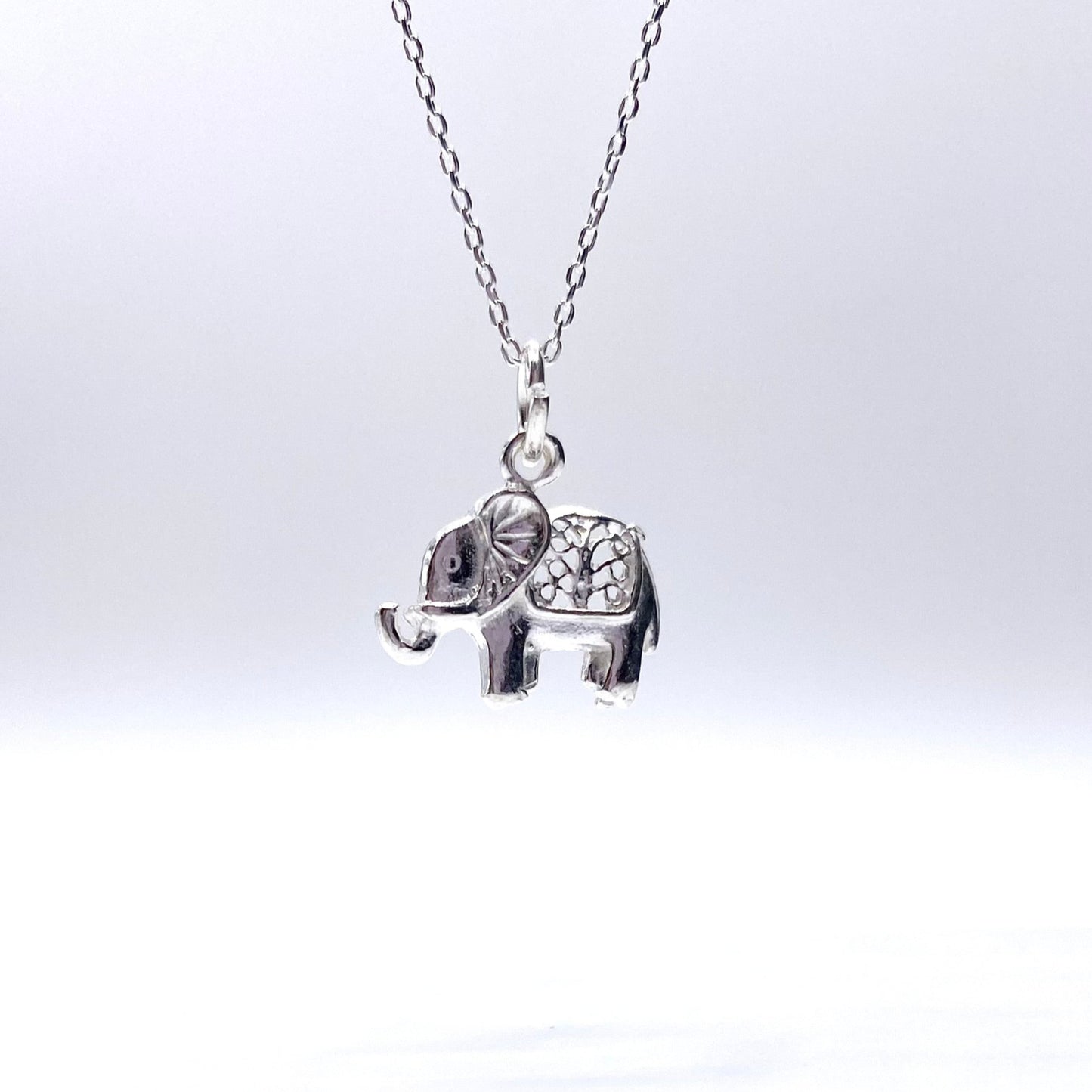 Pandant elefant sa filigran Bijuterii din argint Bijuterii din aur Cercei Bratari Pandantive Coliere Bijuterii de lux Bijuterii pentru ocazii speciale Cadouri bijuterii Bijuterii pentru nunti Bijuterii pentru femei
Bijuterii din pietre semipretioase Accesorii bijuterii Reduceri bijuterii
Bijuterii femei Bijuterii argint925 Inel argint Inel cu perle Bijuterii mireasa
Bijuterii moderne Inele logodna Accesorii femei Outfit Cadou 1 Martie Cadou ziua indragostitilor Idei Cadouri 8 Martisoare