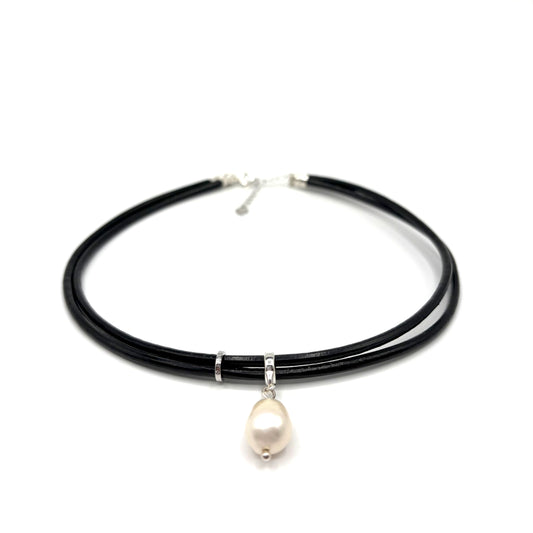 Pearl Leather Choker