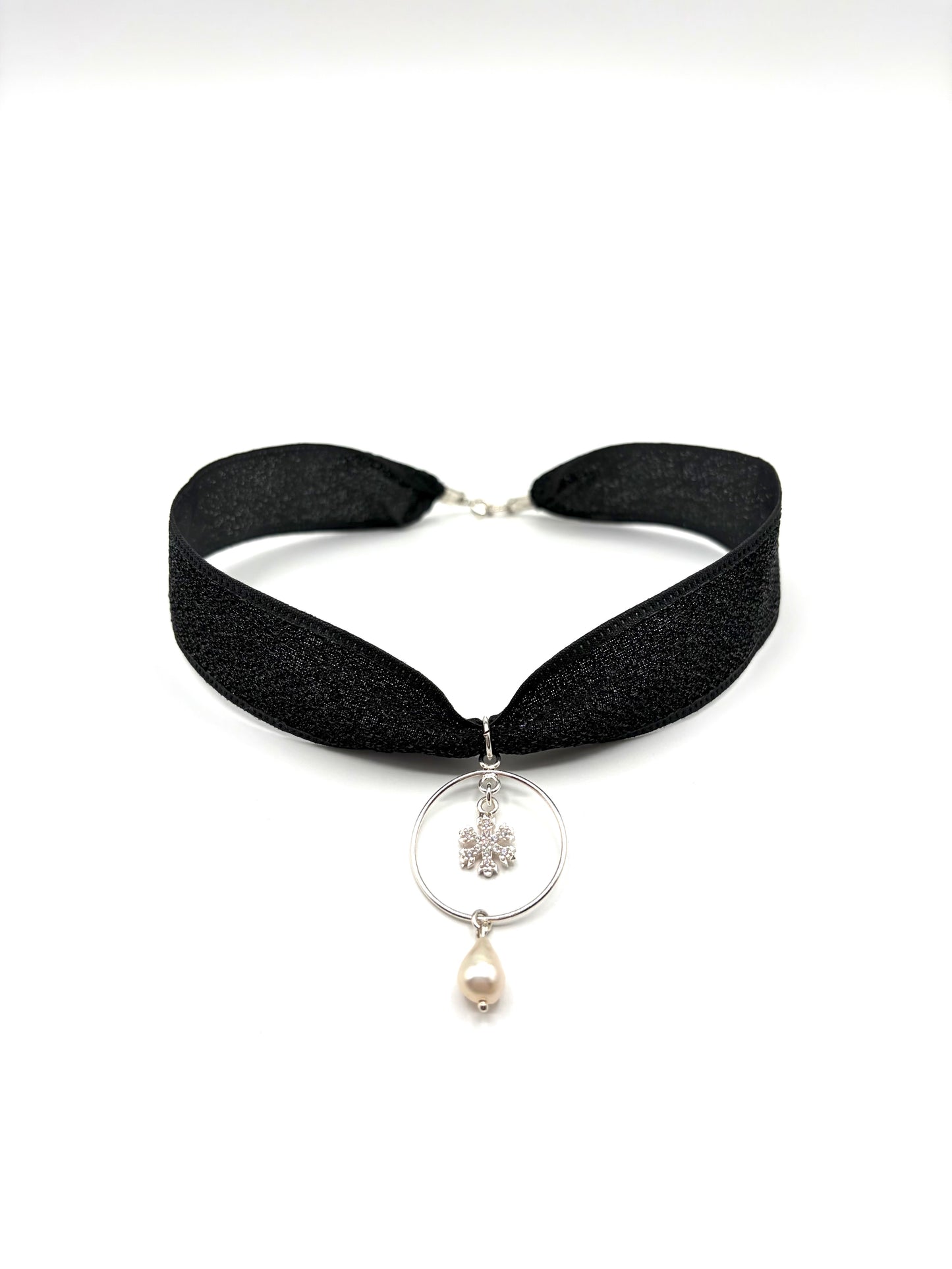 Snowflake Fantasy Choker