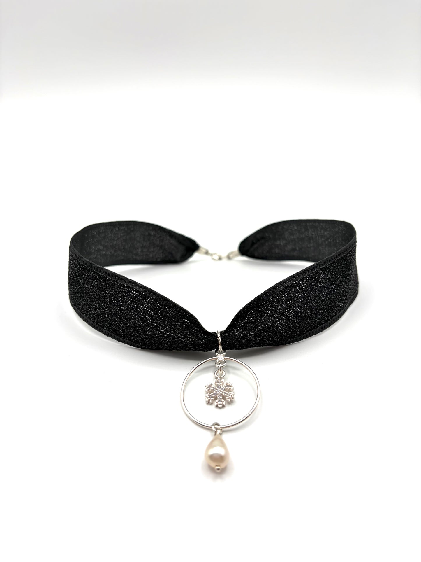 Snowflake Fantasy Choker