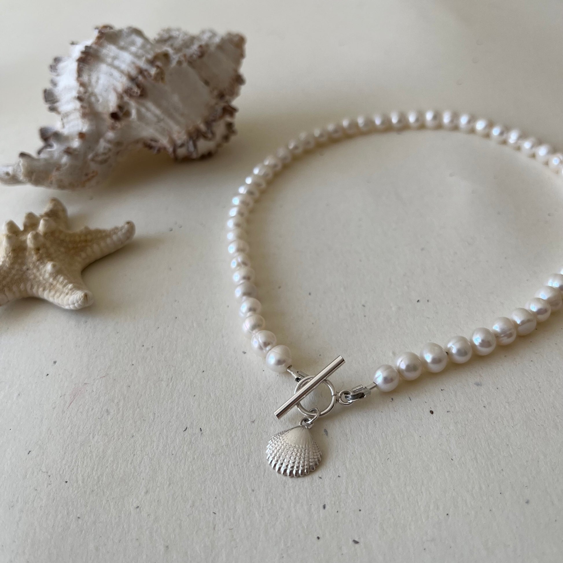 Colier perle de cultura Bijuterii din argint Bijuterii aur Cercei Bratari Pandantive Coliere Bijuterii de lux Bijuterii pentru ocazii  Cadouri bijuterii Bijuterii pentru nunti Bijuterii pentru femei 
Bijuterii pietre semipretioase Accesorii bijuterii Accesorii festival
Bijuterii femei  Bijuterii argint925 Inel argint Inel cu perle Bijuterii mireasa
Bijuterii vara Bijuterii vara 2025 Accesorii femei  Cadou Bijuterii evil eye  Bijuterii scoica Bijuterii stea de mare Bijuterii vacanta Bijuterii ochi albastru