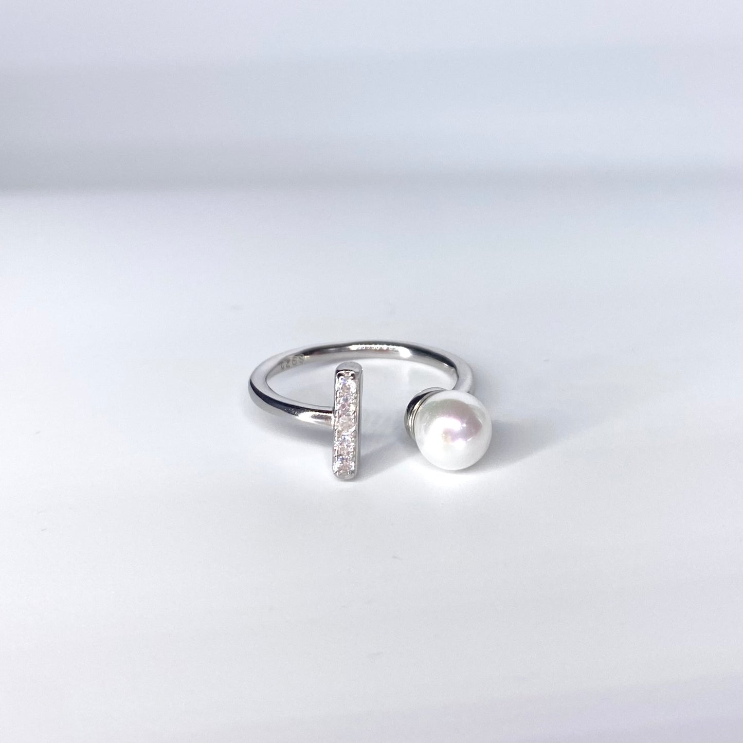 Inel perla si bara zirconii reglabil Bijuterii din argint Bijuterii din aur Cercei Bratari Pandantive Coliere Bijuterii de lux Bijuterii pentru ocazii speciale Cadouri bijuterii Bijuterii pentru nunti Bijuterii pentru femei
Bijuterii din pietre semipretioase Accesorii bijuterii Reduceri bijuterii
Bijuterii femei  Bijuterii argint925 Inel argint Inel cu perle Bijuterii mireasa
Bijuterii moderne Inele logodna Accesorii femei Outfit Cadou 1 Martie Cadou ziua indragostitilor Idei Cadouri Valentine’s Day 