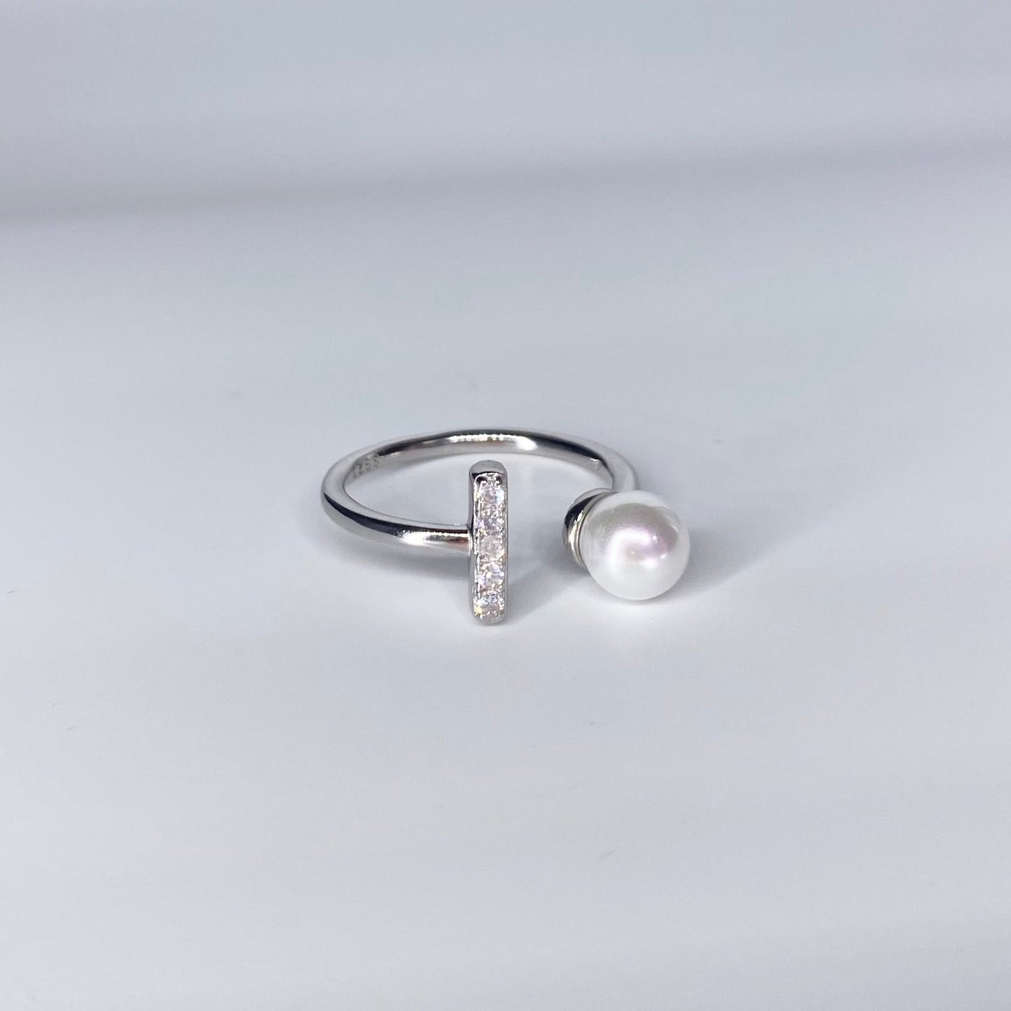 Inel perla si bara zirconii reglabil Bijuterii din argint Bijuterii din aur Cercei Bratari Pandantive Coliere Bijuterii de lux Bijuterii pentru ocazii speciale Cadouri bijuterii Bijuterii pentru nunti Bijuterii pentru femei
Bijuterii din pietre semipretioase Accesorii bijuterii Reduceri bijuterii
Bijuterii femei  Bijuterii argint925 Inel argint Inel cu perle Bijuterii mireasa
Bijuterii moderne Inele logodna Accesorii femei Outfit Cadou 1 Martie Cadou ziua indragostitilor Idei Cadouri Valentine’s Day 