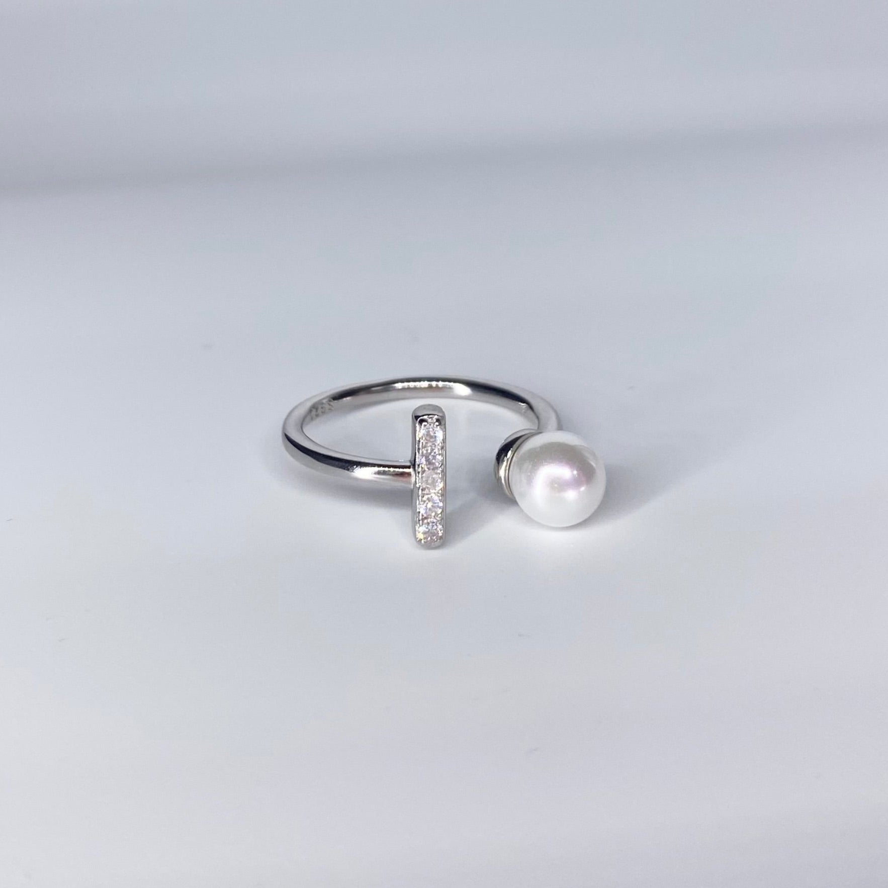 Inel perla si bara zirconii reglabil Bijuterii din argint Bijuterii din aur Cercei Bratari Pandantive Coliere Bijuterii de lux Bijuterii pentru ocazii speciale Cadouri bijuterii Bijuterii pentru nunti Bijuterii pentru femei
Bijuterii din pietre semipretioase Accesorii bijuterii Reduceri bijuterii
Bijuterii femei  Bijuterii argint925 Inel argint Inel cu perle Bijuterii mireasa
Bijuterii moderne Inele logodna Accesorii femei Outfit Cadou 1 Martie Cadou ziua indragostitilor Idei Cadouri Valentine’s Day 