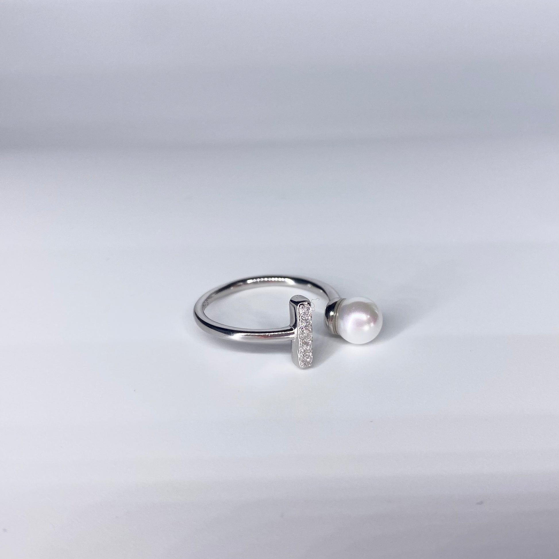 Inel perla si bara zirconii reglabil Bijuterii din argint Bijuterii din aur Cercei Bratari Pandantive Coliere Bijuterii de lux Bijuterii pentru ocazii speciale Cadouri bijuterii Bijuterii pentru nunti Bijuterii pentru femei
Bijuterii din pietre semipretioase Accesorii bijuterii Reduceri bijuterii
Bijuterii femei  Bijuterii argint925 Inel argint Inel cu perle Bijuterii mireasa
Bijuterii moderne Inele logodna Accesorii femei Outfit Cadou 1 Martie Cadou ziua indragostitilor Idei Cadouri Valentine’s Day 