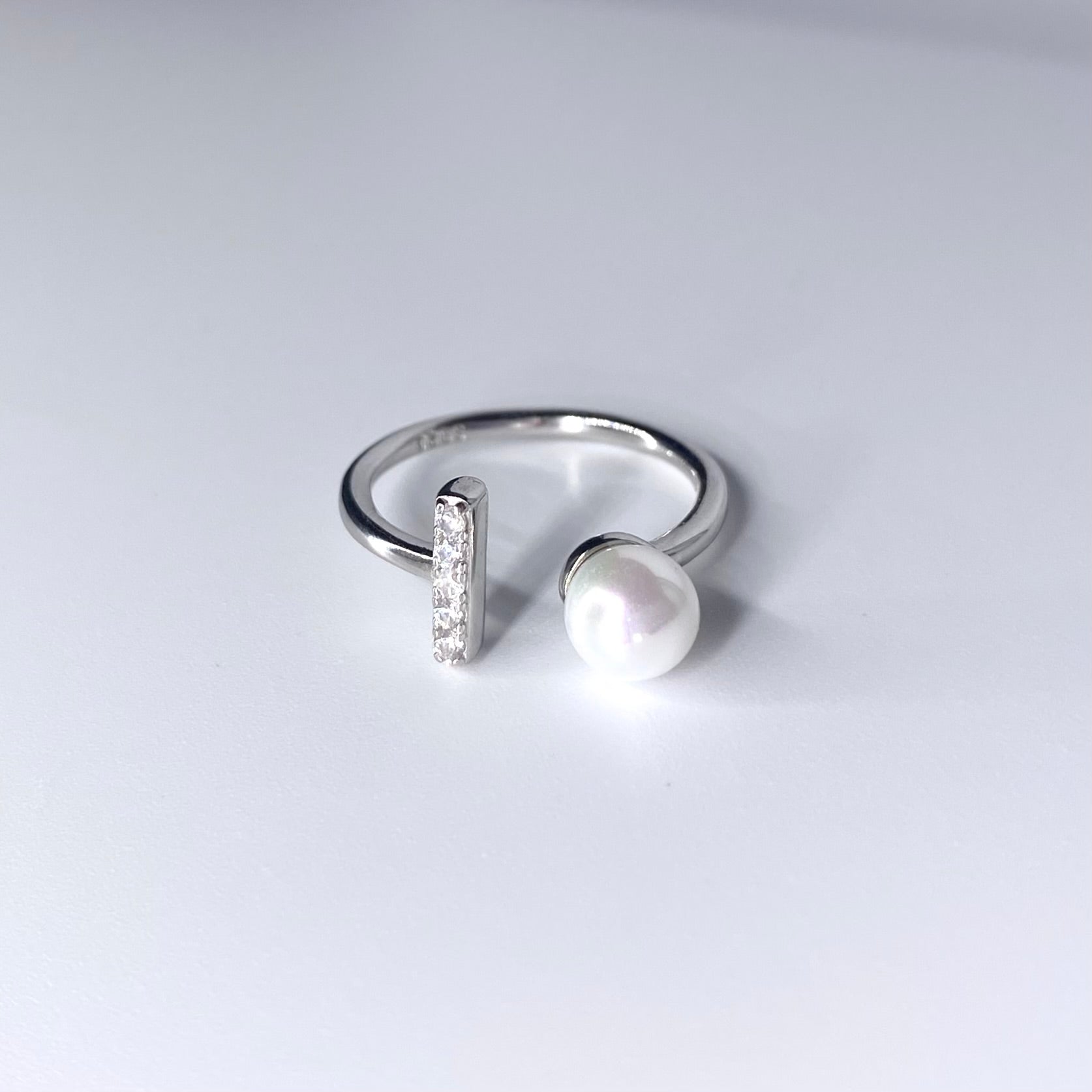 Inel perla si bara zirconii reglabil Bijuterii din argint Bijuterii din aur Cercei Bratari Pandantive Coliere Bijuterii de lux Bijuterii pentru ocazii speciale Cadouri bijuterii Bijuterii pentru nunti Bijuterii pentru femei
Bijuterii din pietre semipretioase Accesorii bijuterii Reduceri bijuterii
Bijuterii femei  Bijuterii argint925 Inel argint Inel cu perle Bijuterii mireasa
Bijuterii moderne Inele logodna Accesorii femei Outfit Cadou 1 Martie Cadou ziua indragostitilor Idei Cadouri Valentine’s Day 