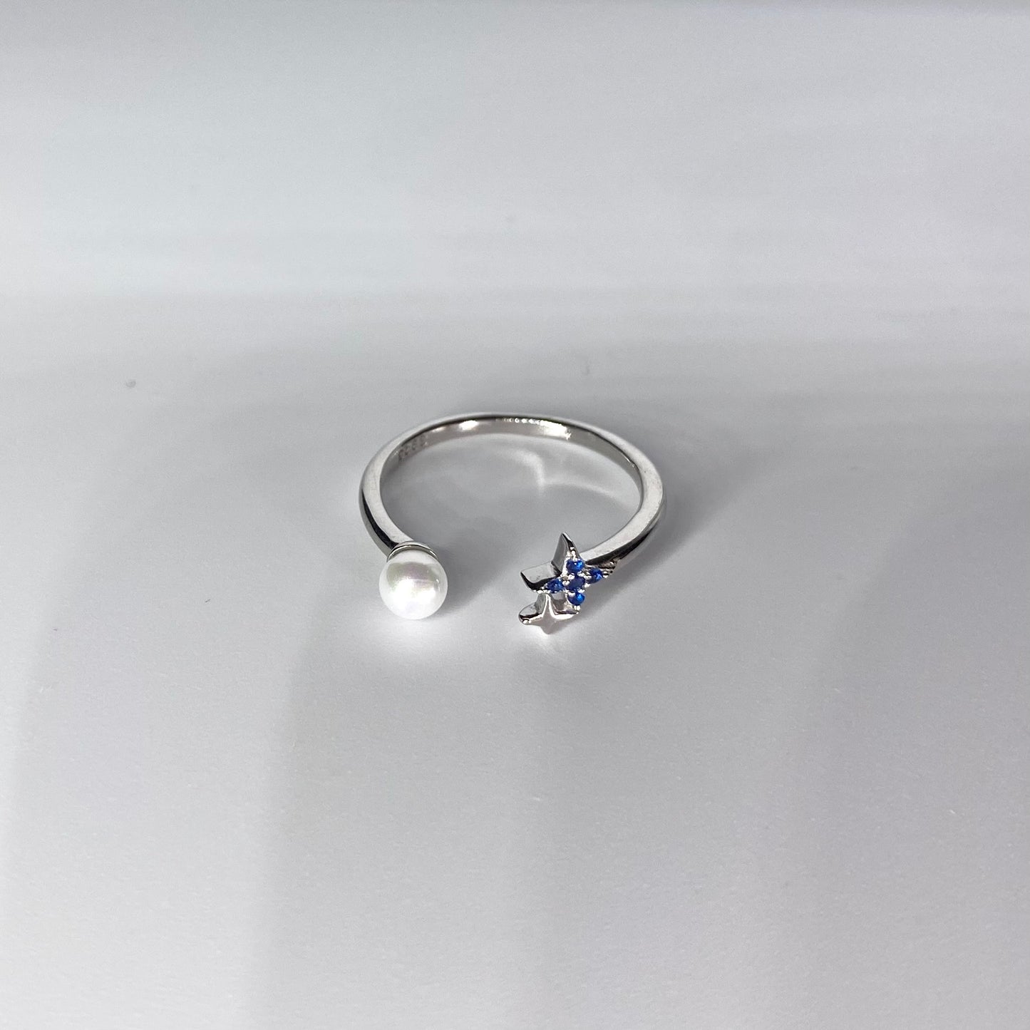 Inel perla si stelute albastre reglabil Bijuterii din argint Bijuterii din aur Cercei Bratari Pandantive Coliere Bijuterii de lux Bijuterii pentru ocazii speciale Cadouri bijuterii Bijuterii pentru nunti Bijuterii pentru femei
Bijuterii din pietre semipretioase Accesorii bijuterii Reduceri bijuterii
Bijuterii femei  Bijuterii argint925 Inel argint Inel cu perle Bijuterii mireasa
Bijuterii moderne Inele logodna Accesorii femei Outfit Cadou 1 Martie Cadou ziua indragostitilor Idei Cadouri Valentine’s Day 