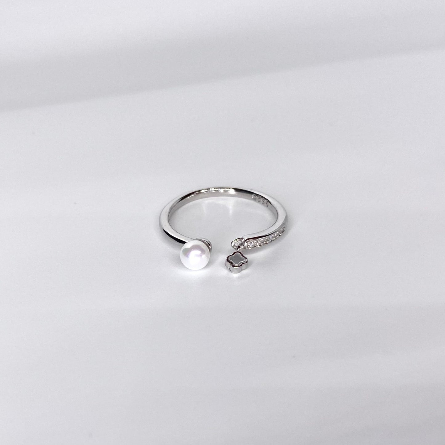 Inel perla si trifoi atarnat reglabil Bijuterii din argint Bijuterii din aur Cercei Bratari Pandantive Coliere Bijuterii de lux Bijuterii pentru ocazii speciale Cadouri bijuterii Bijuterii pentru nunti Bijuterii pentru femei
Bijuterii din pietre semipretioase Accesorii bijuterii Reduceri bijuterii
Bijuterii femei  Bijuterii argint925 Inel argint Inel cu perle Bijuterii mireasa
Bijuterii moderne Inele logodna Accesorii femei Outfit Cadou 1 Martie Cadou ziua indragostitilor Idei Cadouri Valentine’s Day 