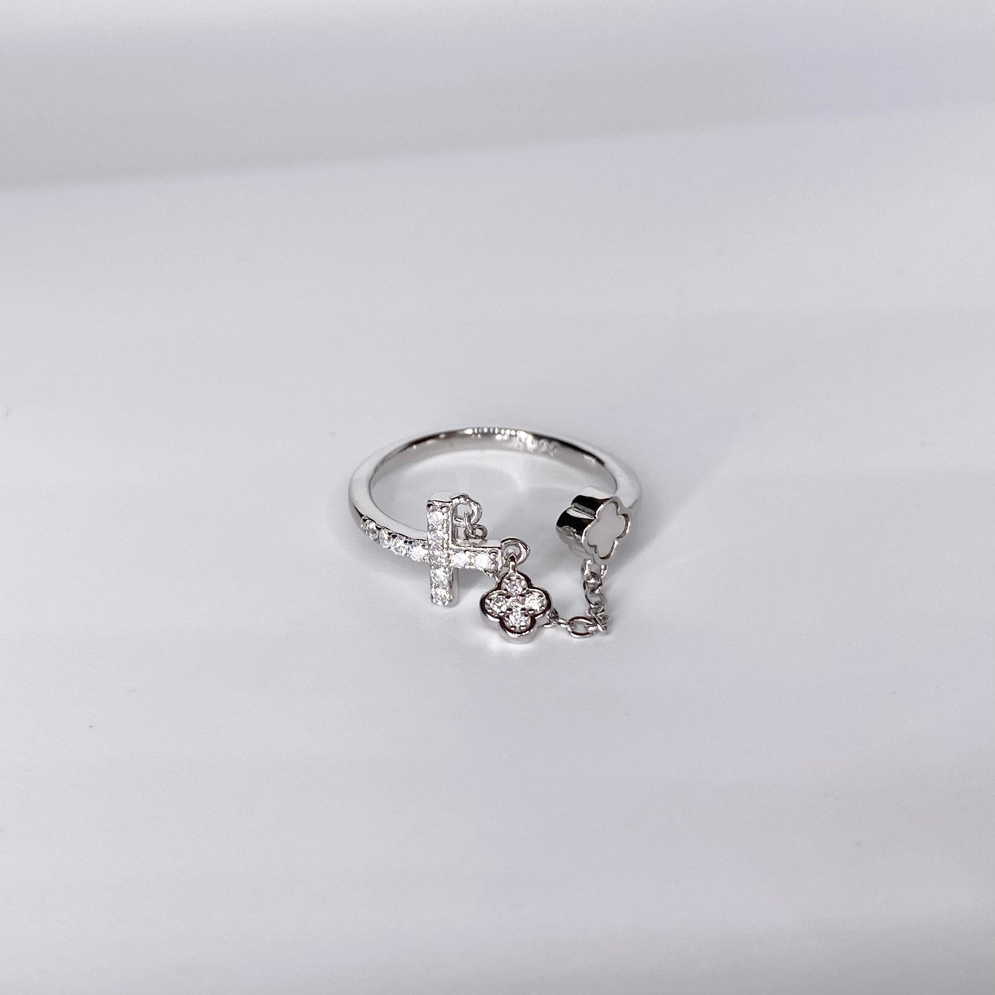 Inel cruce si trifoi zirconii reglabil Bijuterii din argint Bijuterii din aur Cercei Bratari Pandantive Coliere Bijuterii de lux Bijuterii pentru ocazii speciale Cadouri bijuterii Bijuterii pentru nunti Bijuterii pentru femei
Bijuterii din pietre semipretioase Accesorii bijuterii Reduceri bijuterii
Bijuterii femei  Bijuterii argint925 Inel argint Inel cu perle Bijuterii mireasa
Bijuterii moderne Inele logodna Accesorii femei Outfit Cadou 1 Martie Cadou ziua indragostitilor Idei Cadouri Valentine’s Day 