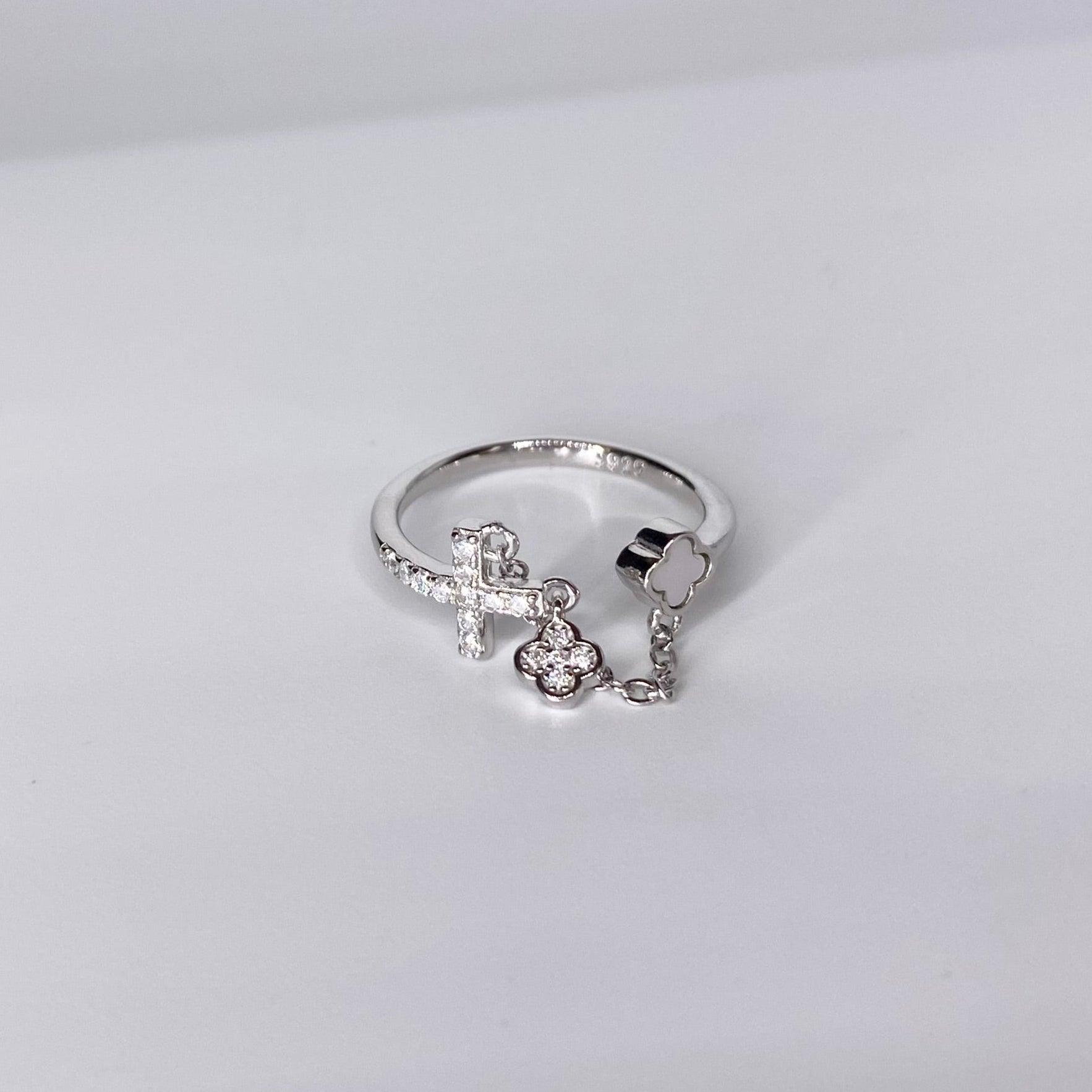 Inel cruce si trifoi zirconii reglabil Bijuterii din argint Bijuterii din aur Cercei Bratari Pandantive Coliere Bijuterii de lux Bijuterii pentru ocazii speciale Cadouri bijuterii Bijuterii pentru nunti Bijuterii pentru femei
Bijuterii din pietre semipretioase Accesorii bijuterii Reduceri bijuterii
Bijuterii femei  Bijuterii argint925 Inel argint Inel cu perle Bijuterii mireasa
Bijuterii moderne Inele logodna Accesorii femei Outfit Cadou 1 Martie Cadou ziua indragostitilor Idei Cadouri Valentine’s Day 