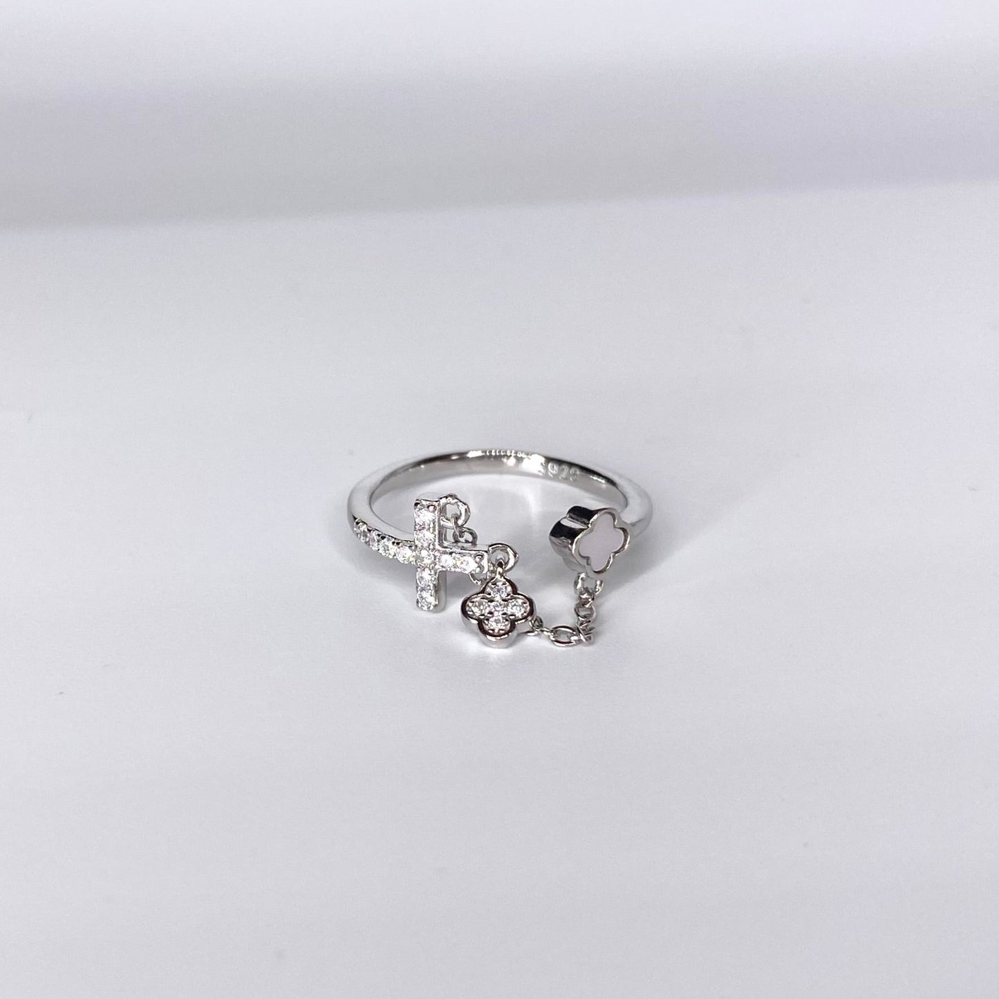 Inel cruce si trifoi zirconii reglabil Bijuterii din argint Bijuterii din aur Cercei Bratari Pandantive Coliere Bijuterii de lux Bijuterii pentru ocazii speciale Cadouri bijuterii Bijuterii pentru nunti Bijuterii pentru femei
Bijuterii din pietre semipretioase Accesorii bijuterii Reduceri bijuterii
Bijuterii femei  Bijuterii argint925 Inel argint Inel cu perle Bijuterii mireasa
Bijuterii moderne Inele logodna Accesorii femei Outfit Cadou 1 Martie Cadou ziua indragostitilor Idei Cadouri Valentine’s Day 