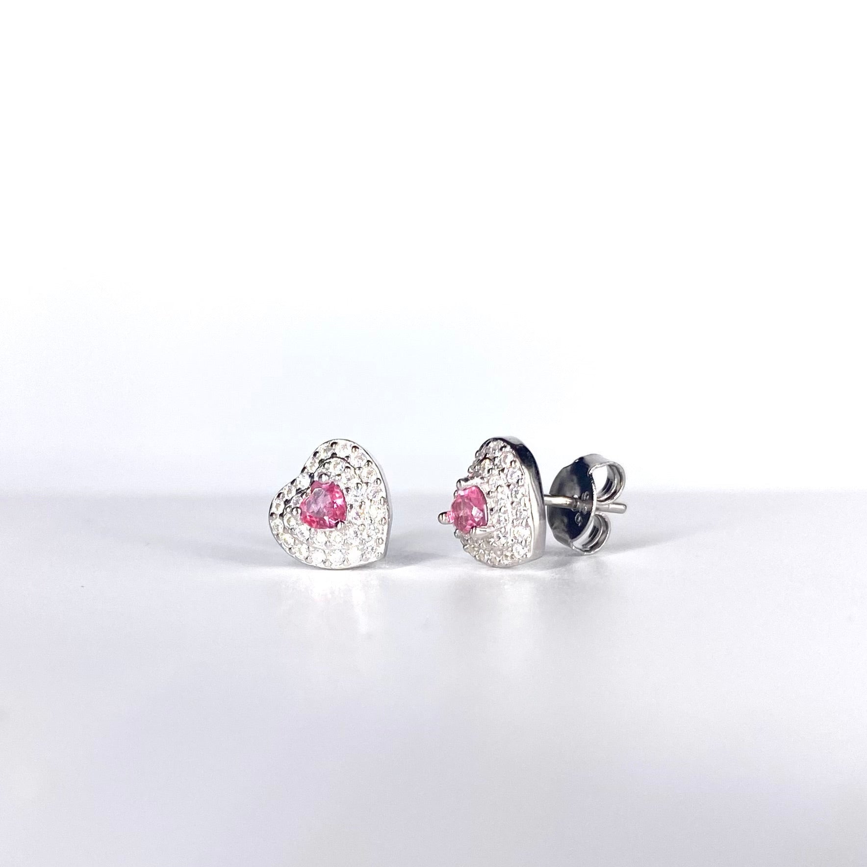 Cercei inima zirconii si piatra rosie Bijuterii din argint Bijuterii din aur Cercei Bratari Pandantive Coliere Bijuterii de lux Bijuterii pentru ocazii speciale Cadouri bijuterii Bijuterii pentru nunti Bijuterii pentru femei
Bijuterii din pietre semipretioase Accesorii bijuterii Reduceri bijuterii
Bijuterii femei  Bijuterii argint925 Inel argint Inel cu perle Bijuterii mireasa
Bijuterii moderne Inele logodna Accesorii femei Outfit Cadou 1 Martie Cadou ziua indragostitilor Idei Cadouri Valentine’s Day 