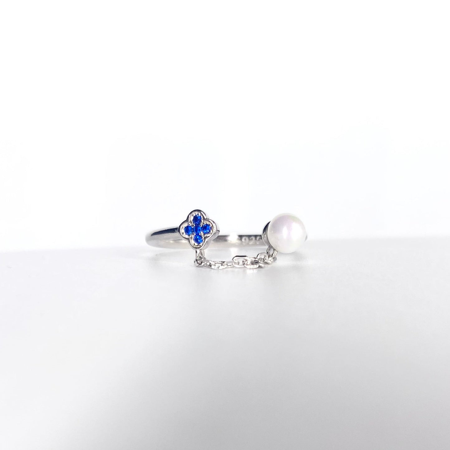 Inel perla trifoi albastru lant Bijuterii din argint Bijuterii din aur Cercei Bratari Pandantive Coliere Bijuterii de lux Bijuterii pentru ocazii speciale Cadouri bijuterii Bijuterii pentru nunti Bijuterii pentru femei
Bijuterii din pietre semipretioase Accesorii bijuterii Reduceri bijuterii
Bijuterii femei  Bijuterii argint925 Inel argint Inel cu perle Bijuterii mireasa
Bijuterii moderne Inele logodna Accesorii femei Outfit Cadou 1 Martie Cadou ziua indragostitilor Idei Cadouri Valentine’s Day 