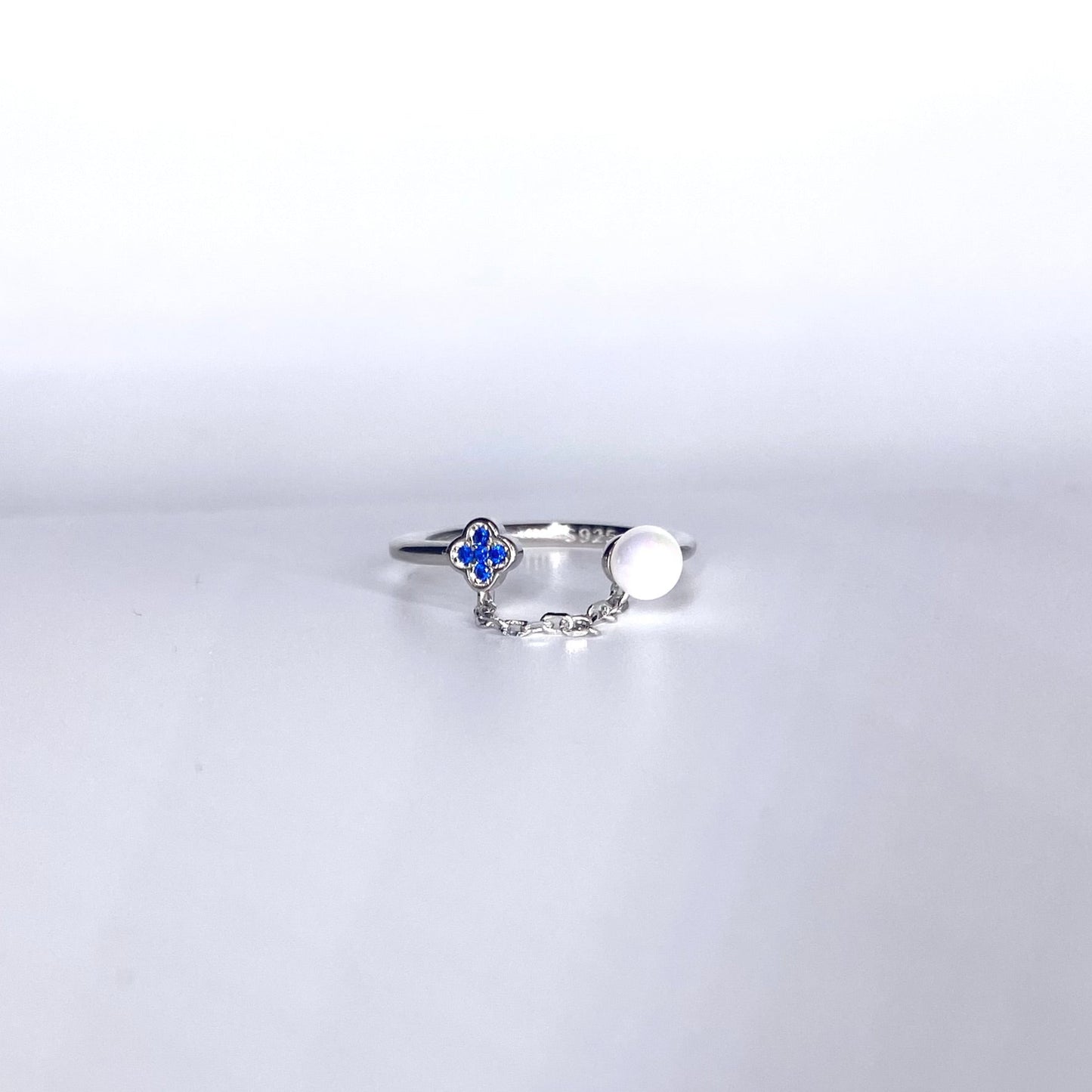 Inel perla trifoi albastru lant Bijuterii din argint Bijuterii din aur Cercei Bratari Pandantive Coliere Bijuterii de lux Bijuterii pentru ocazii speciale Cadouri bijuterii Bijuterii pentru nunti Bijuterii pentru femei
Bijuterii din pietre semipretioase Accesorii bijuterii Reduceri bijuterii
Bijuterii femei  Bijuterii argint925 Inel argint Inel cu perle Bijuterii mireasa
Bijuterii moderne Inele logodna Accesorii femei Outfit Cadou 1 Martie Cadou ziua indragostitilor Idei Cadouri Valentine’s Day 