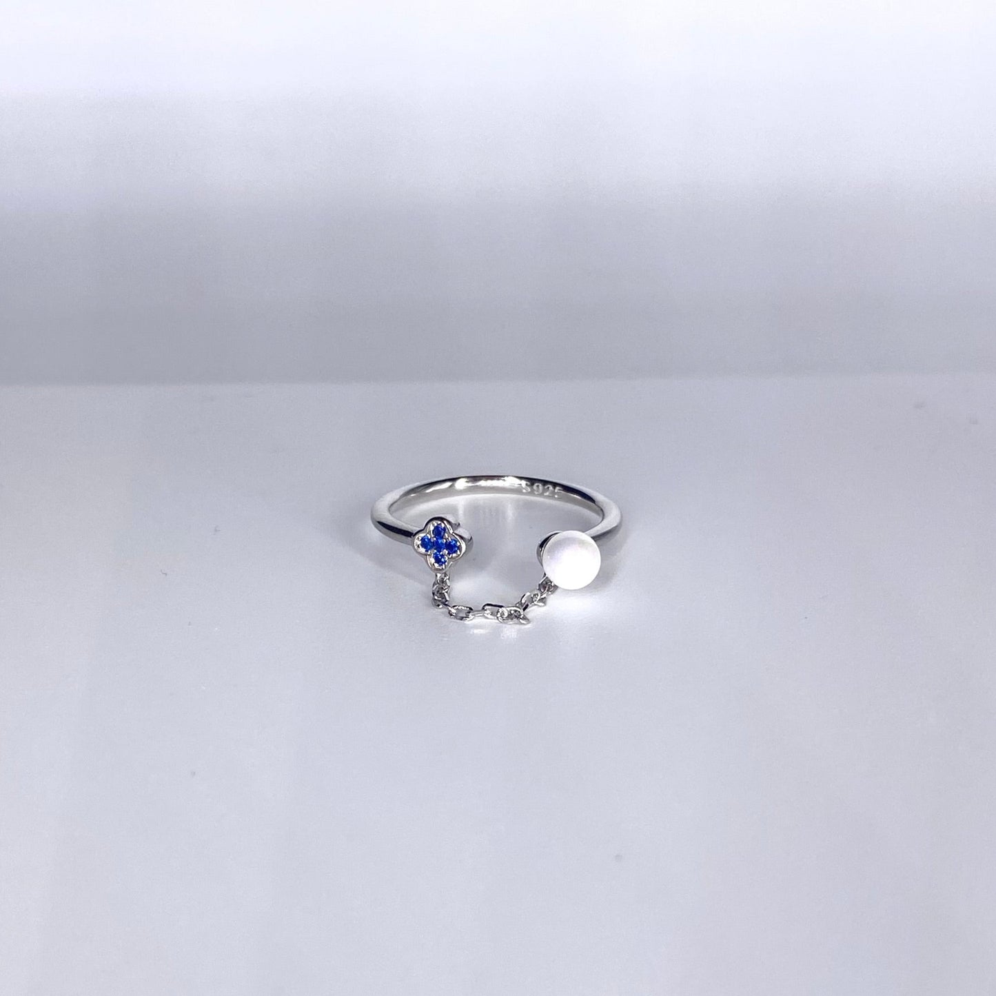 Inel perla trifoi albastru lant Bijuterii din argint Bijuterii din aur Cercei Bratari Pandantive Coliere Bijuterii de lux Bijuterii pentru ocazii speciale Cadouri bijuterii Bijuterii pentru nunti Bijuterii pentru femei
Bijuterii din pietre semipretioase Accesorii bijuterii Reduceri bijuterii
Bijuterii femei  Bijuterii argint925 Inel argint Inel cu perle Bijuterii mireasa
Bijuterii moderne Inele logodna Accesorii femei Outfit Cadou 1 Martie Cadou ziua indragostitilor Idei Cadouri Valentine’s Day 