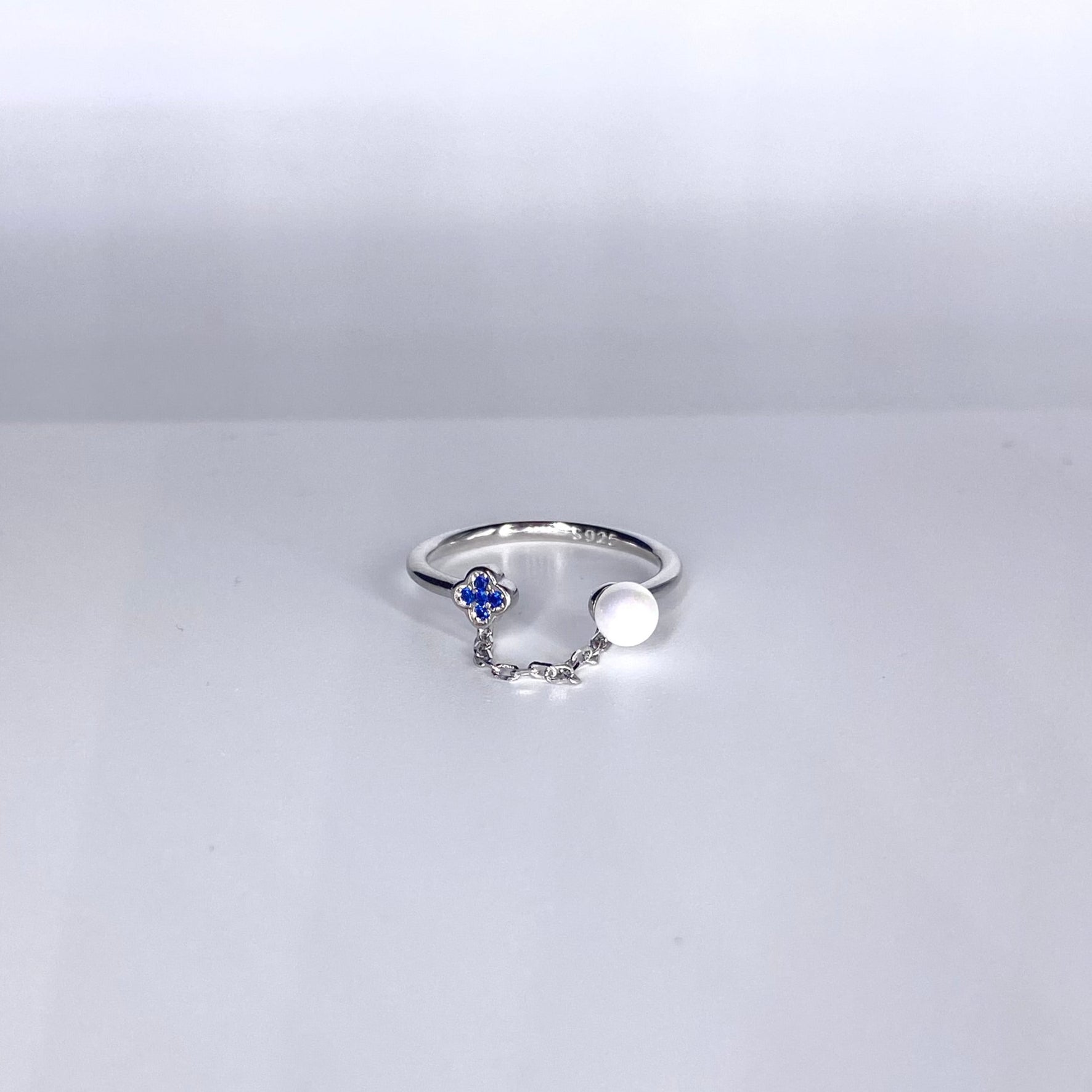 Inel perla trifoi albastru lant Bijuterii din argint Bijuterii din aur Cercei Bratari Pandantive Coliere Bijuterii de lux Bijuterii pentru ocazii speciale Cadouri bijuterii Bijuterii pentru nunti Bijuterii pentru femei
Bijuterii din pietre semipretioase Accesorii bijuterii Reduceri bijuterii
Bijuterii femei  Bijuterii argint925 Inel argint Inel cu perle Bijuterii mireasa
Bijuterii moderne Inele logodna Accesorii femei Outfit Cadou 1 Martie Cadou ziua indragostitilor Idei Cadouri Valentine’s Day 