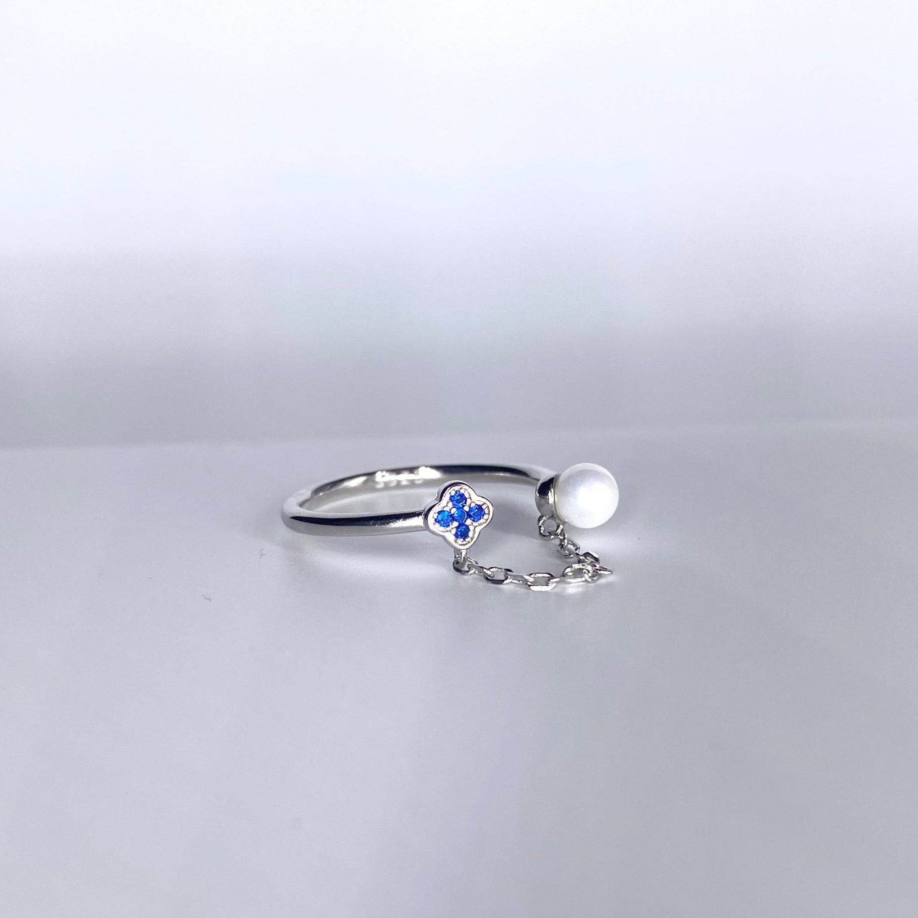 Inel perla trifoi albastru lant Bijuterii din argint Bijuterii din aur Cercei Bratari Pandantive Coliere Bijuterii de lux Bijuterii pentru ocazii speciale Cadouri bijuterii Bijuterii pentru nunti Bijuterii pentru femei
Bijuterii din pietre semipretioase Accesorii bijuterii Reduceri bijuterii
Bijuterii femei  Bijuterii argint925 Inel argint Inel cu perle Bijuterii mireasa
Bijuterii moderne Inele logodna Accesorii femei Outfit Cadou 1 Martie Cadou ziua indragostitilor Idei Cadouri Valentine’s Day 