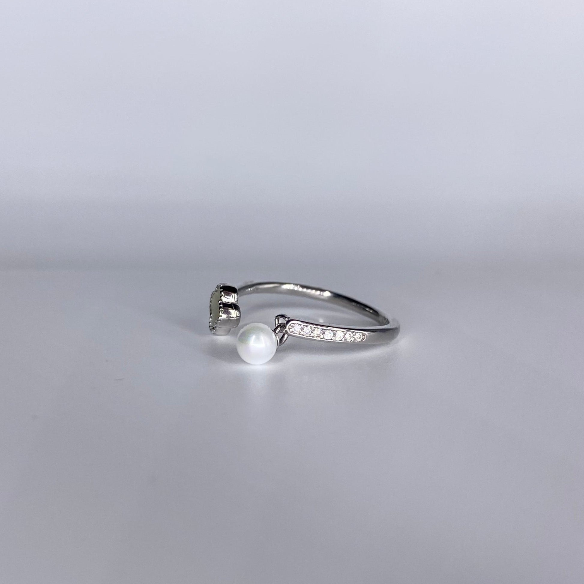 Inel perla si trifoi Bijuterii din argint Bijuterii din aur Cercei Bratari Pandantive Coliere Bijuterii de lux Bijuterii pentru ocazii speciale Cadouri bijuterii Bijuterii pentru nunti Bijuterii pentru femei
Bijuterii din pietre semipretioase Accesorii bijuterii Reduceri bijuterii
Bijuterii femei  Bijuterii argint925 Inel argint Inel cu perle Bijuterii mireasa
Bijuterii moderne Inele logodna Accesorii femei Outfit Cadou 1 Martie Cadou ziua indragostitilor Idei Cadouri Valentine’s Day 