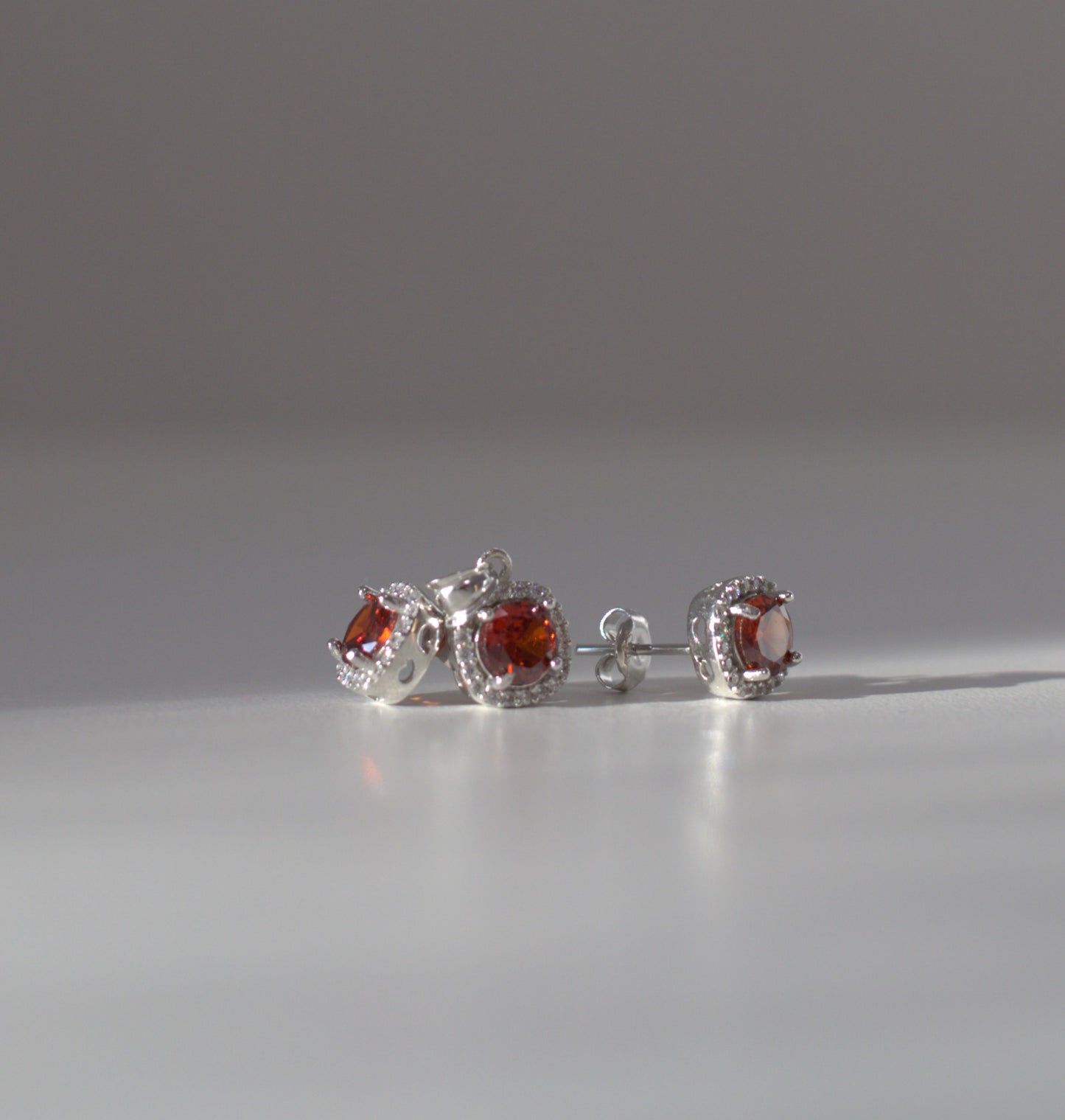 Set din argint rosu coniac accesorizat cu zirconii