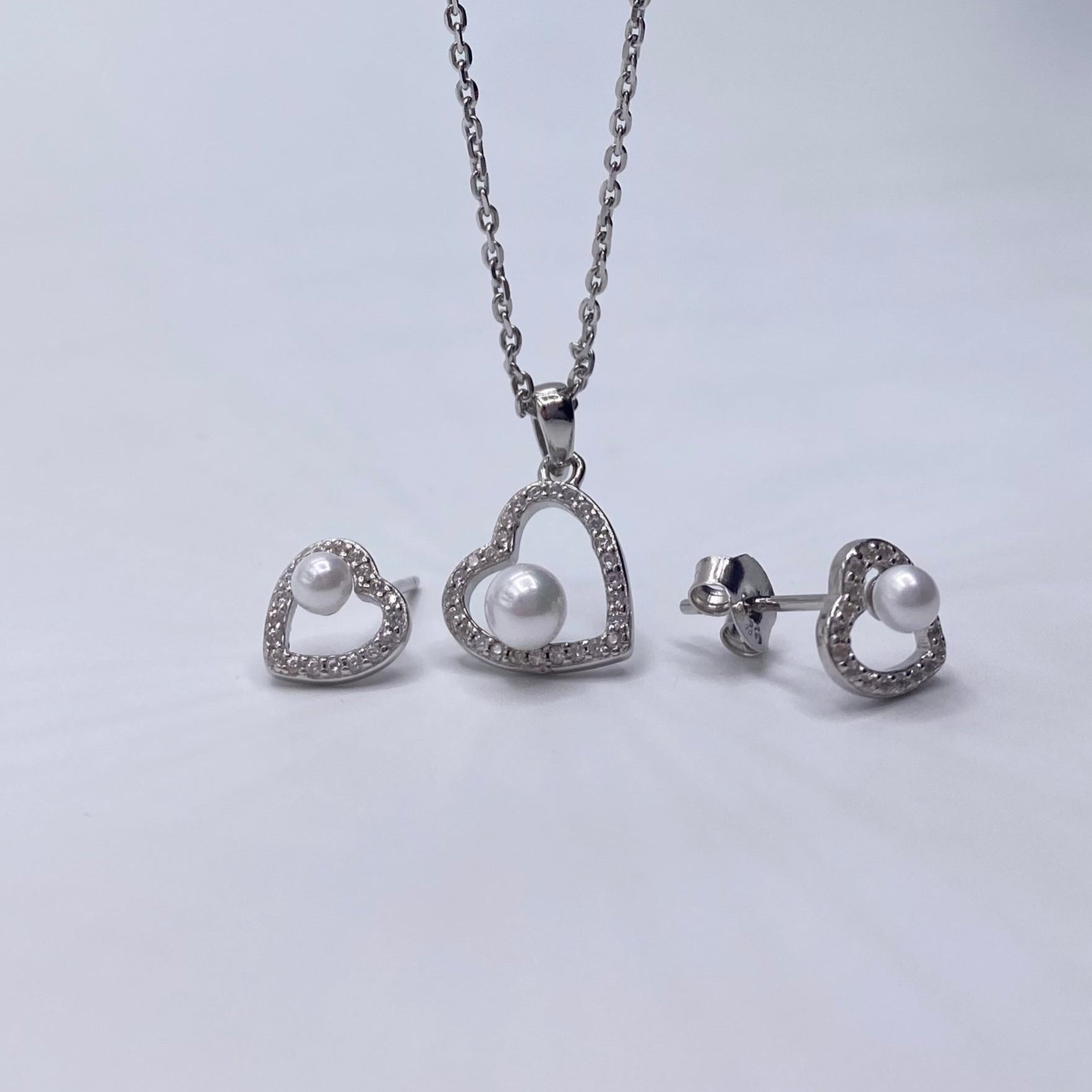 Set inima zirconii si perla Bijuterii din argint Bijuterii din aur Cercei Bratari Pandantive Coliere Bijuterii de lux Bijuterii pentru ocazii speciale Cadouri bijuterii Bijuterii pentru nunti Bijuterii pentru femei
Bijuterii din pietre semipretioase Accesorii bijuterii Reduceri bijuterii
Bijuterii femei  Bijuterii argint925 Inel argint Inel cu perle Bijuterii mireasa
Bijuterii moderne Inele logodna Accesorii femei Outfit Cadou 1 Martie Cadou ziua indragostitilor Idei Cadouri Valentine’s Day 