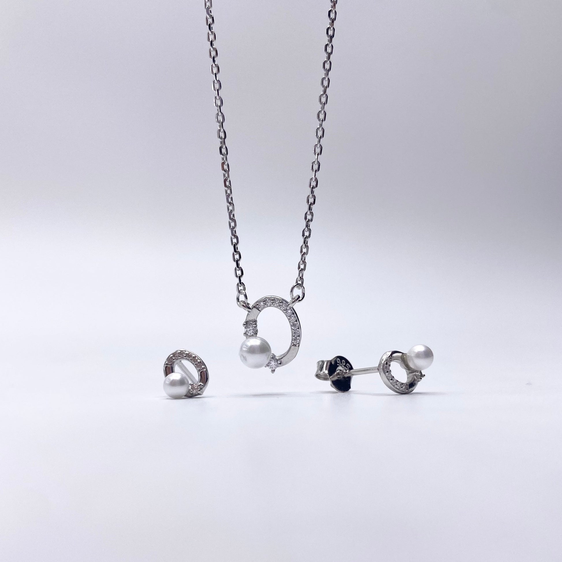 Set cerc perla si zirconiu atarnator Bijuterii din argint Bijuterii din aur Cercei Bratari Pandantive Coliere Bijuterii de lux Bijuterii pentru ocazii speciale Cadouri bijuterii Bijuterii pentru nunti Bijuterii pentru femei
Bijuterii din pietre semipretioase Accesorii bijuterii Reduceri bijuterii
Bijuterii femei  Bijuterii argint925 Inel argint Inel cu perle Bijuterii mireasa
Bijuterii moderne Inele logodna Accesorii femei Outfit Cadou 1 Martie Cadou ziua indragostitilor Idei Cadouri Valentine’s Day 