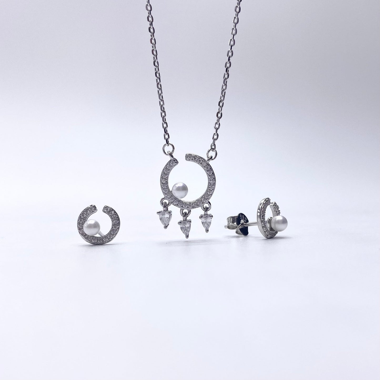 Set dreamcatcher zirconii si perle Bijuterii din argint Bijuterii din aur Cercei Bratari Pandantive Coliere Bijuterii de lux Bijuterii pentru ocazii speciale Cadouri bijuterii Bijuterii pentru nunti Bijuterii pentru femei
Bijuterii din pietre semipretioase Accesorii bijuterii Reduceri bijuterii
Bijuterii femei  Bijuterii argint925 Inel argint Inel cu perle Bijuterii mireasa
Bijuterii moderne Inele logodna Accesorii femei Outfit Cadou 1 Martie Cadou ziua indragostitilor Idei Cadouri Valentine’s Day 