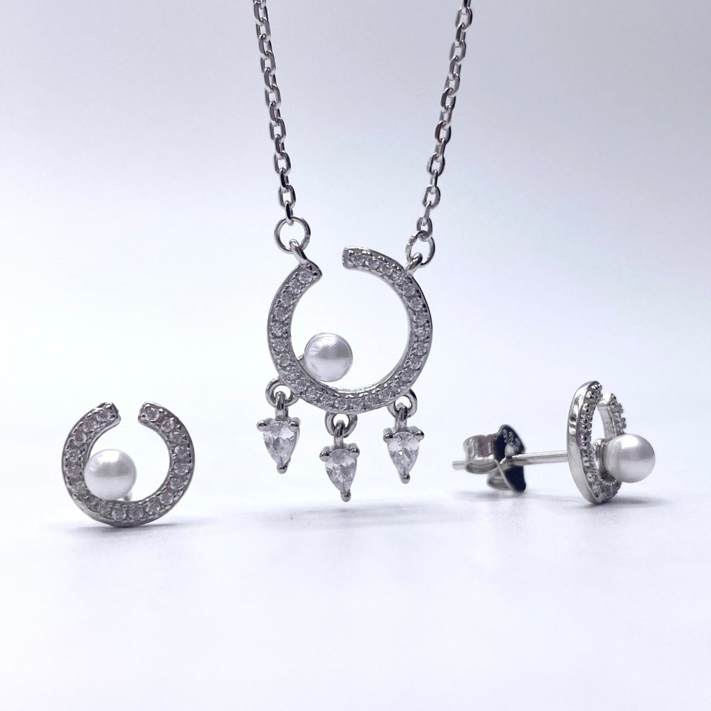 Set dreamcatcher zirconii si perle Bijuterii din argint Bijuterii din aur Cercei Bratari Pandantive Coliere Bijuterii de lux Bijuterii pentru ocazii speciale Cadouri bijuterii Bijuterii pentru nunti Bijuterii pentru femei
Bijuterii din pietre semipretioase Accesorii bijuterii Reduceri bijuterii
Bijuterii femei  Bijuterii argint925 Inel argint Inel cu perle Bijuterii mireasa
Bijuterii moderne Inele logodna Accesorii femei Outfit Cadou 1 Martie Cadou ziua indragostitilor Idei Cadouri Valentine’s Day 