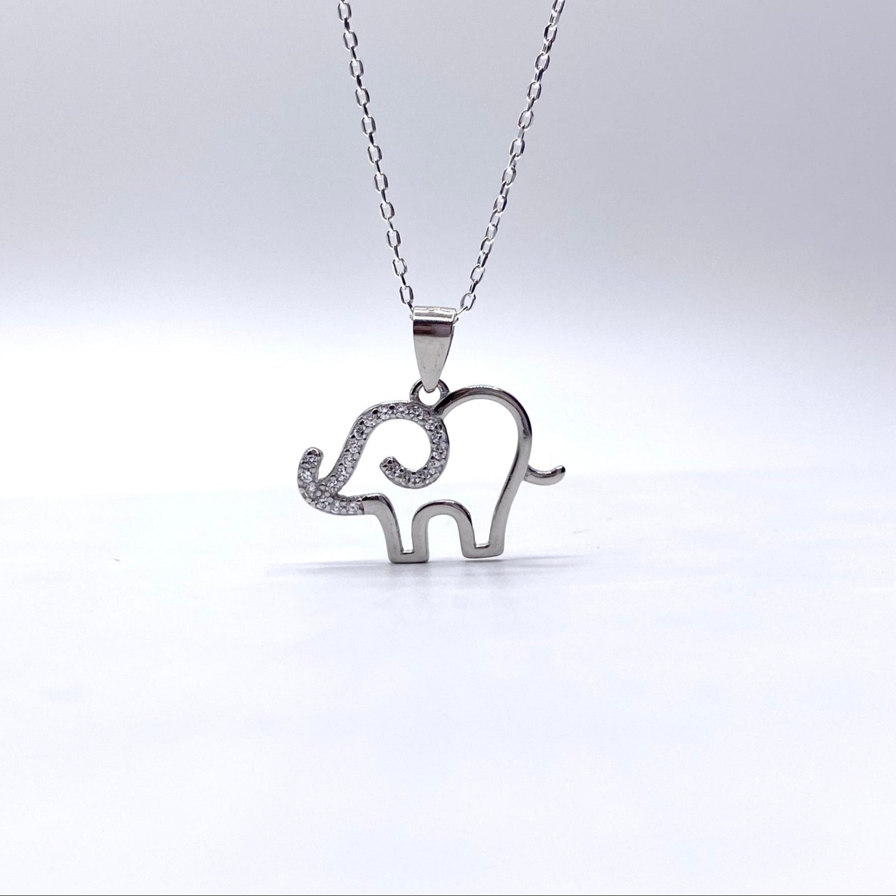 Pandant elefant stilizat zirconii Bijuterii din argint Bijuterii din aur Cercei Bratari Pandantive Coliere Bijuterii de lux Bijuterii pentru ocazii speciale Cadouri bijuterii Bijuterii pentru nunti Bijuterii pentru femei
Bijuterii din pietre semipretioase Accesorii bijuterii Reduceri bijuterii
Bijuterii femei  Bijuterii argint925 Inel argint Inel cu perle Bijuterii mireasa
Bijuterii moderne Inele logodna Accesorii femei Outfit Cadou 1 Martie Cadou ziua indragostitilor Idei Cadouri 8 Martie