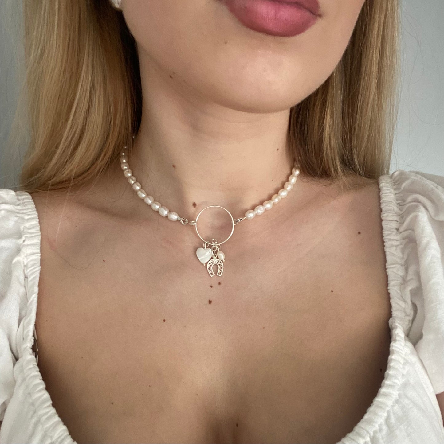 Colier perle de cultura Bijuterii din argint Bijuterii aur Cercei Bratari Pandantive Coliere Bijuterii de lux Bijuterii pentru ocazii  Cadouri bijuterii Bijuterii pentru nunti Bijuterii pentru femei 
Bijuterii pietre semipretioase Accesorii bijuterii Accesorii festival
Bijuterii femei  Bijuterii argint925 Inel argint Inel cu perle Bijuterii mireasa
Bijuterii vara Bijuterii vara 2025 Accesorii femei  Cadou Bijuterii evil eye  Bijuterii scoica Bijuterii stea de mare Bijuterii vacanta Bijuterii ochi albastru