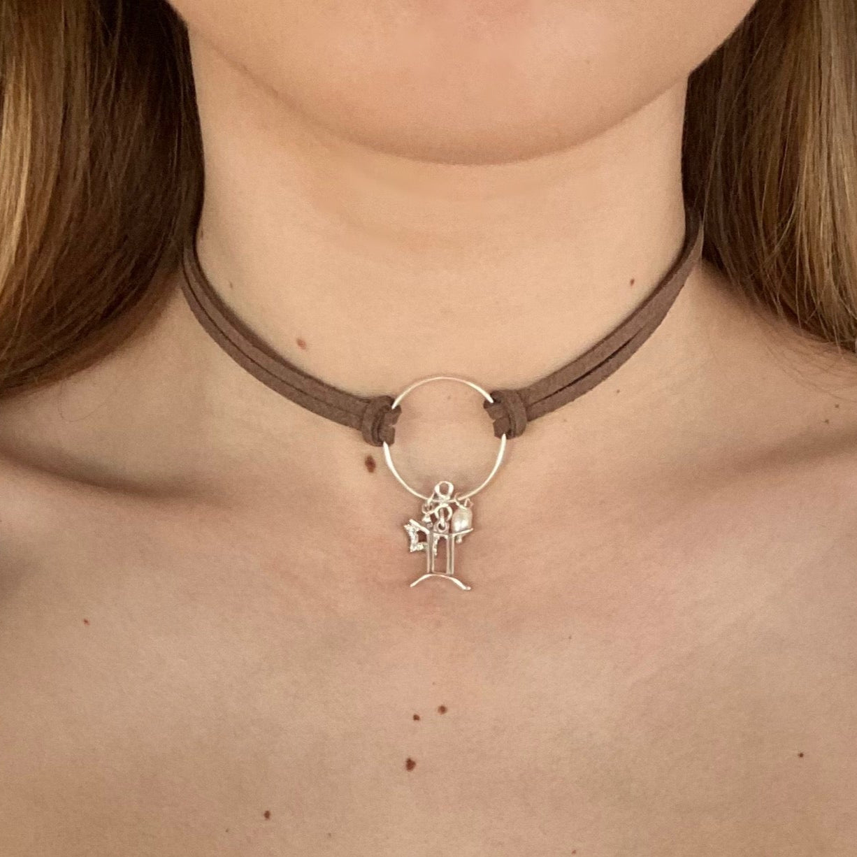 Colier suede piele intoarsa Bijuterii din argint aur Cercei Bratari Pandantive Coliere Bijuterii de lux Bijuterii pentru ocazii  Cadouri bijuterii Bijuterii pentru nunti Bijuterii pentru femei 
Bijuterii pietre semipretioase Accesorii bijuterii Accesorii festival
Bijuterii femei  Bijuterii argint925 Inel argint Inel cu perle Bijuterii mireasa
Bijuterii vara Bijuterii vara 2025 Accesorii femei  Cadou Bijuterii evil eye  Bijuterii scoica Bijuterii stea de mare Bijuterii vacanta Bijuterii ochi albastru